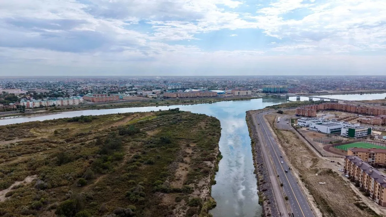 Сырдария өзені арқылы өтетін жаңа көпір құрылысының капсуласы салынды