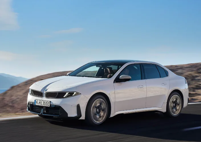 2027 жылғы толық электрлі BMW i3 көлігі. Сыртқы көрінісі