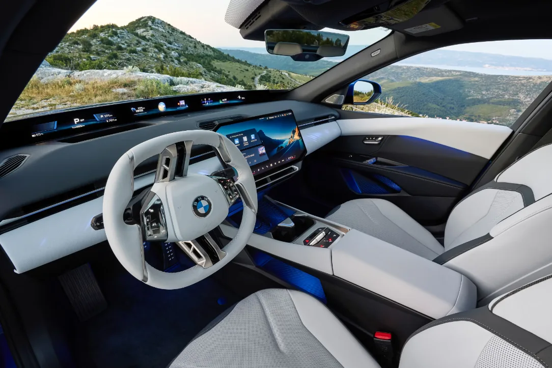 2027 жылғы толық электрлі BMW i3 көлігі. Интерьер көрінісі